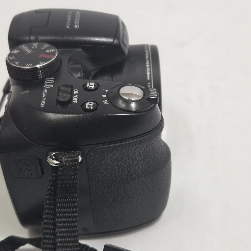 VTG Fujifilm FinePix S1000fd 10.0MP Digital Camera Black 12x‎ Zoom Tested PWC